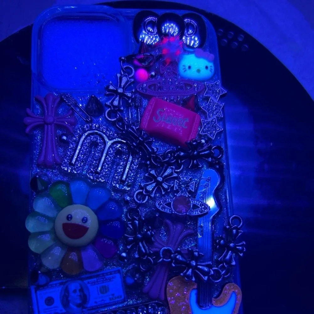 Designer Multicolor iPhone 14 junk case